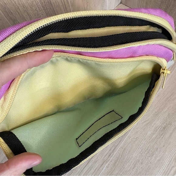 Kavu Spectator Fanny Pack Gem Crush Cross Body Day Bag Spectator Pastel - Picture 10 of 10